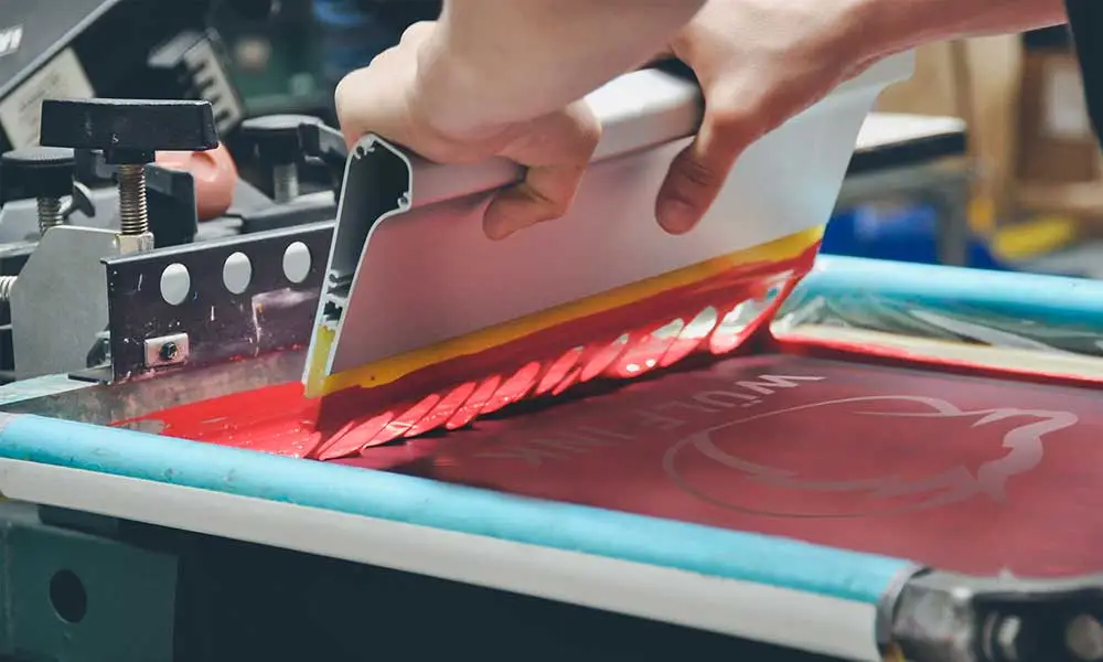 Perbedaan Sablon dan Printing. Mana yang Lebih Bagus?