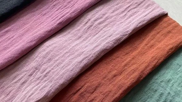 Apa itu Bahan Crinkle? Ini Ciri-Ciri, Manfaat dan Produknya!